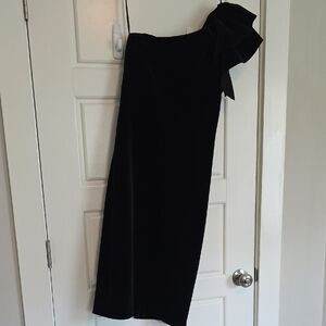Chic One-Shoulder Black Dress